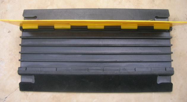 5 Channels Cable Ramp (Separate Connector)