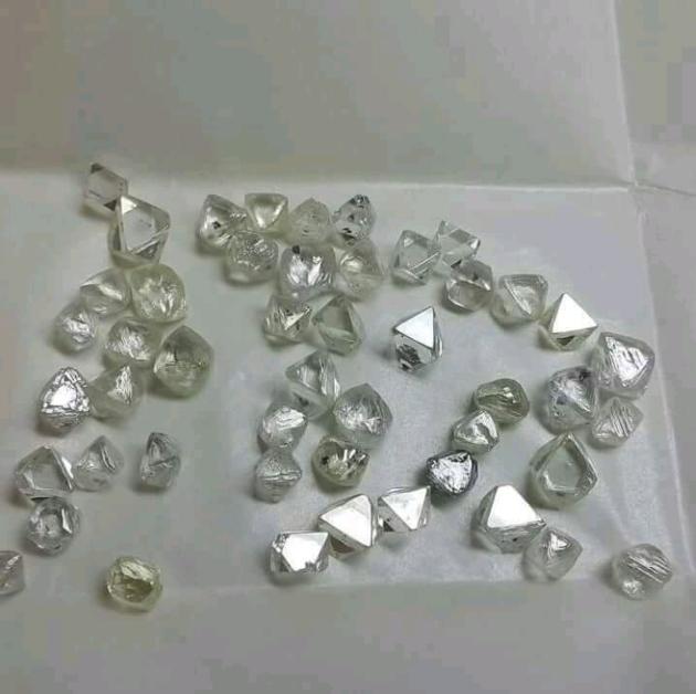 100% Natural Rough Diamonds 