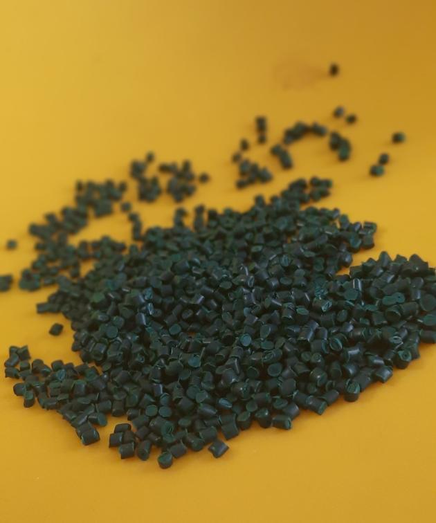 Green masterbatch