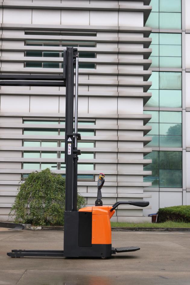 Electric Stacker