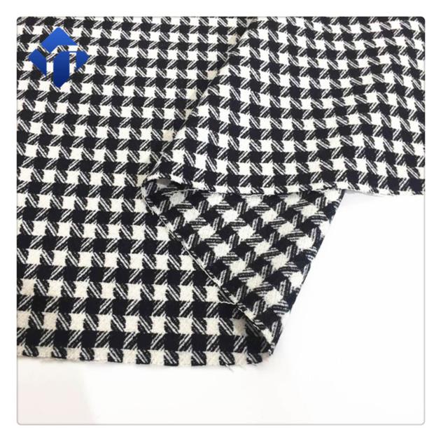 Factory supply in stock  black and white  woven plaid fabric for dress
