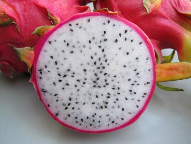 FRESH DRAGON FRUIT WITH RED/WHITE FLESH