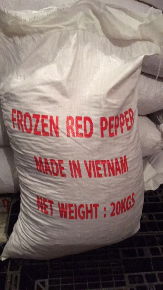 SELL FRESH RED CHILLI WITH COMPETITIVE