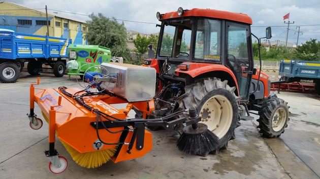 TRACTOR MOUNTED ROAD SWEEPER WITH BUCKET
