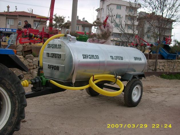 WATER AND OIL TANKER 3 TON - PUMP GALVENIZED TYRES  (750X16)
