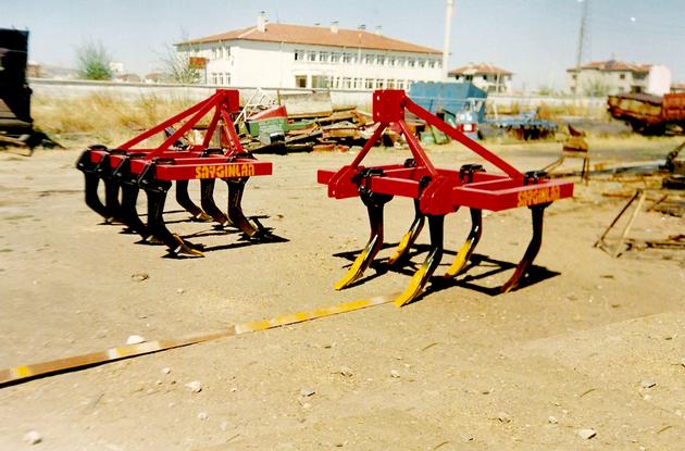 CHIESEL PLOUGH 9