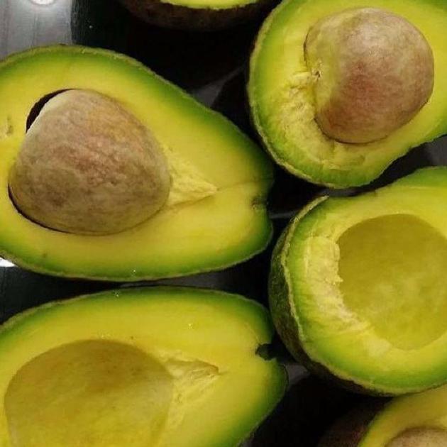 FRESH AVOCADOS FROM LAM DONG VIET