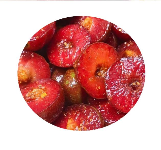 SOUR TASTY FRESH PLUM PRUNUS SALICINA