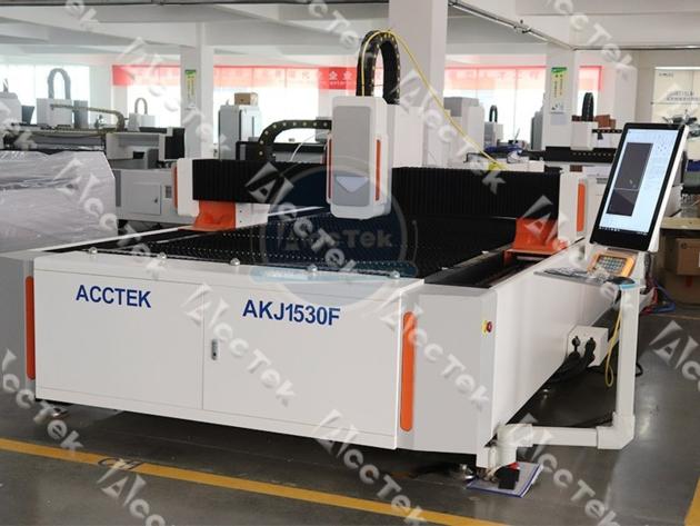 Fiber Laser Cutting Machine 1000w AKJ1530F