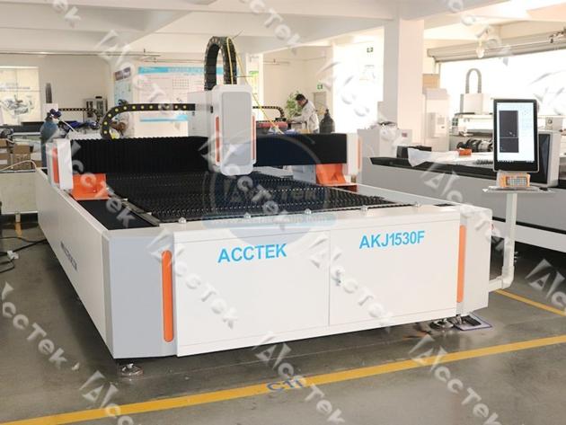 Fiber Laser Cutting Machine 1000w AKJ1530F