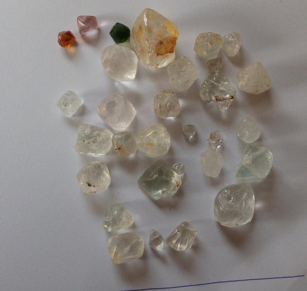 Gold bar, gold nuggets, gold dust, rough diamond, fancy rough diamond