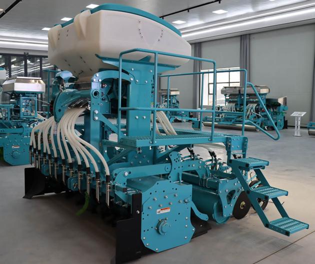 12 Rows Seeding Fertilizing Machine For