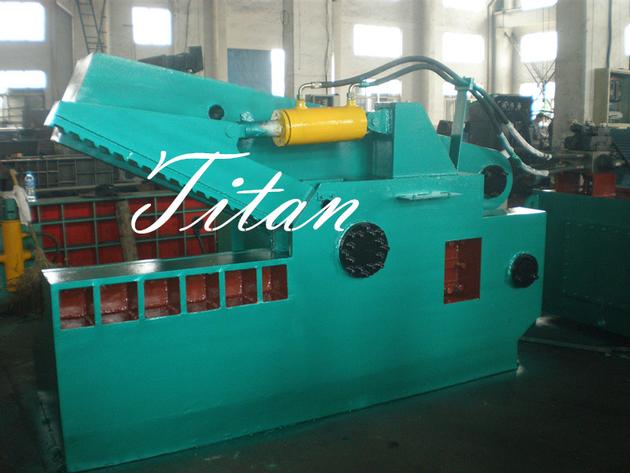 hydraulic scrap metal shear
