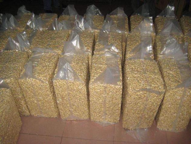CASHEW NUTS