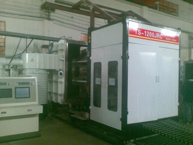 Magnetron sputtering web coater