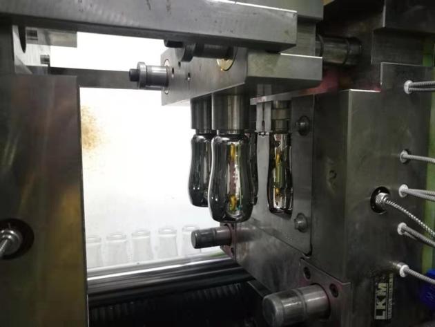 ALM Liquid Silicone Rubber LSR Feeding