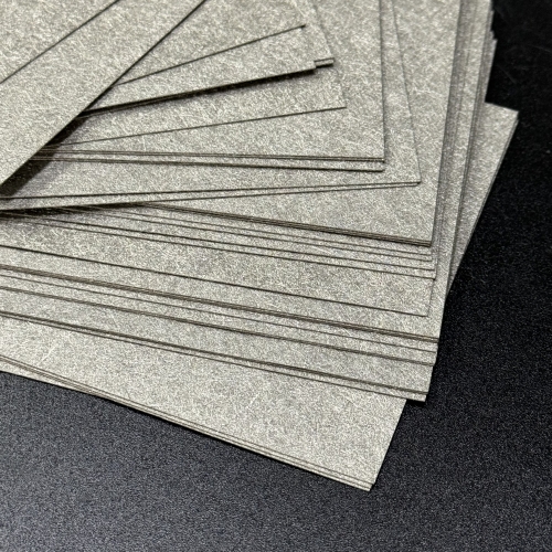 Platinized Titanium Felt As A GDL