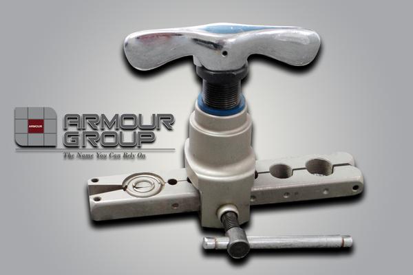 Armour eccentric flaring tool