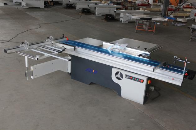 SLIDING TABLE SAW MJ6132C