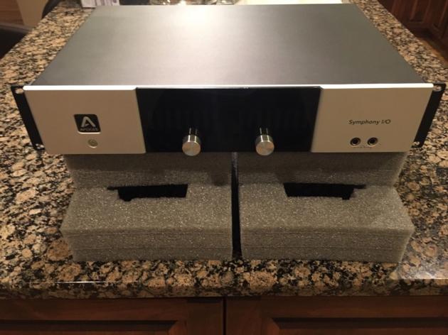  Apogee Symphony I/O With 8 Analog I/O + 8 AES I/O Module-------1200Euro