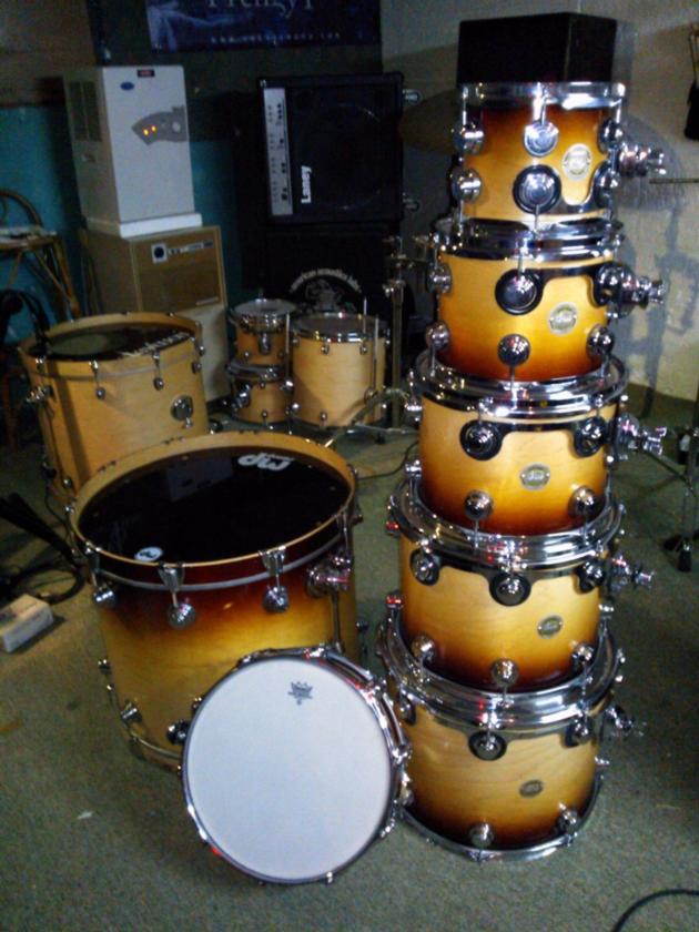  DW Collectors Series 7 piece Maple Drum set----3300Euro