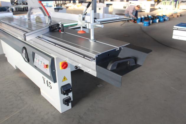 SLIDING TABLE SAW Y45