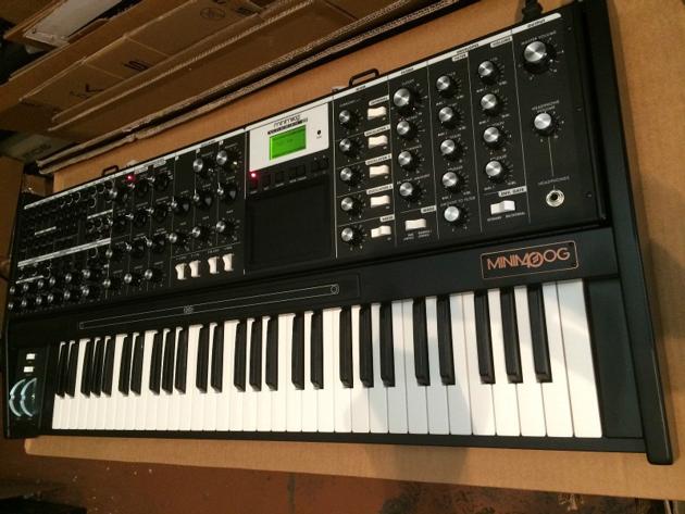 Limited BLACK MOOG MINIMOOG VOYAGER XL SYNTHESIZER KEYBOARD---2000Euro