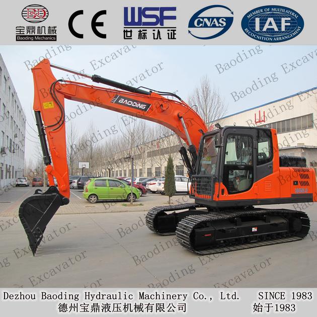 Medium crawler excavator with 0.7m3 bucket