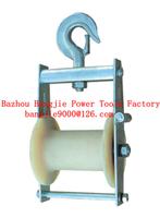 Hook type cable roller