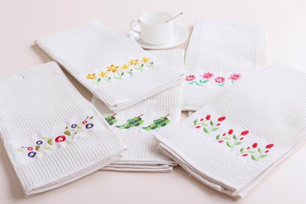 Cotton waffle kitchen tea towel with embroidery logo