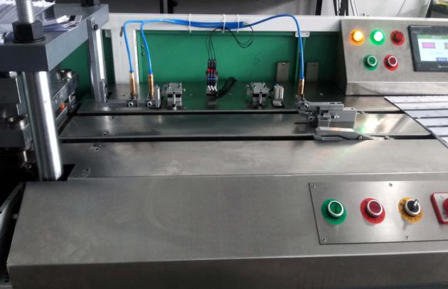 Speedy Plastic Card Puncher YLP 2