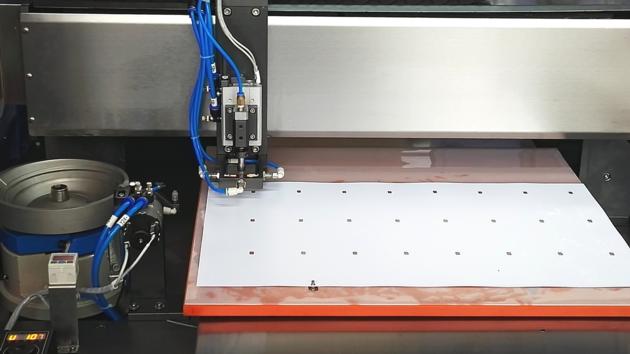 Contactless IC Module Picking Placing Machine