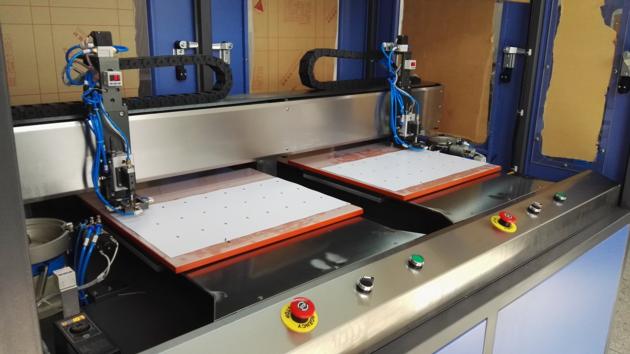 Contactless IC Module Picking Placing Machine