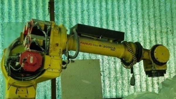 MANIPULATOR/ROBOT FANUC R2000A