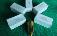 Undersell Import inventory MITSUBISHI original oil nozzle,plunger,delivery valve,injection head