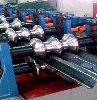 ALUMINIUM ROLL FORMING MACHINE