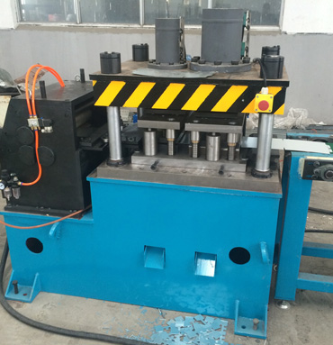 SHEET ROLL FORMING MACHINE