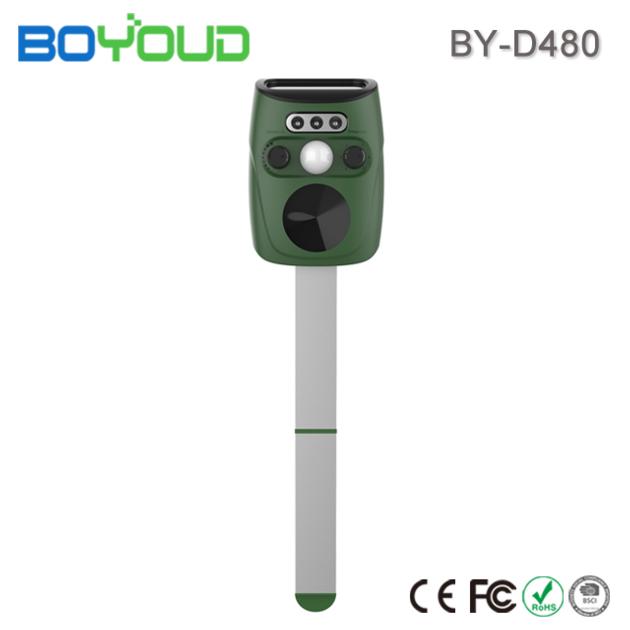Hot Selling Solar Ultrasonic Animal Repeller Pest Control Product