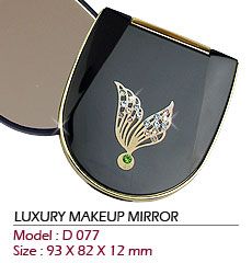 compact mirror