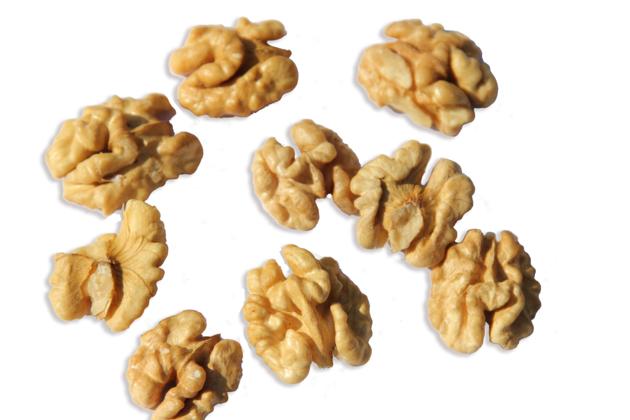 Quot Light Quot Walnut Kernels Halves