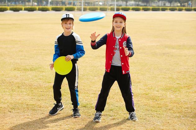 Throw And Catch Disc Frisbee Flying