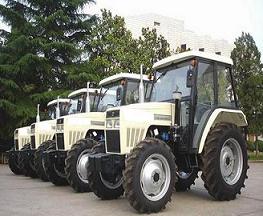 Farm tractor