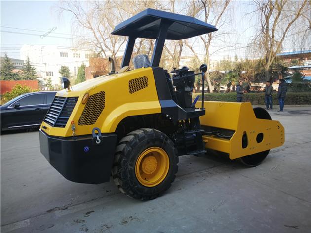  Ride-on vibratory steel tandem roller Hydraulic single double drum road rollers Ride-on vibratory s