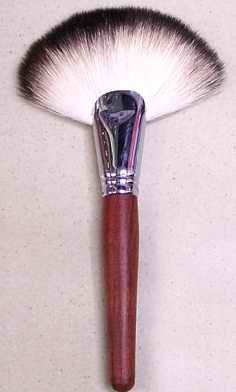 cosmetic brush