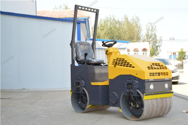 Ride On Hydraulic Vibratory 1 Ton