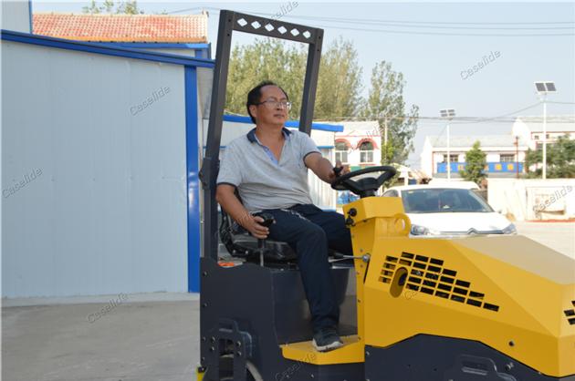 1000kg Ride On Roller Compactor Asphalt