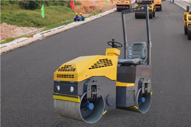  driving road roller Ride-on vibratory roller Small double drum roller KYL-Z700Q driving road roller