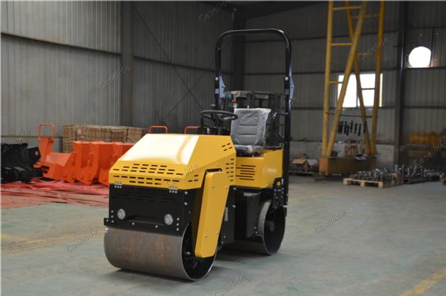  High Quality 1 ton Vibratory ride on ground compactor tandem road roller High Quality 1 ton Vibrato