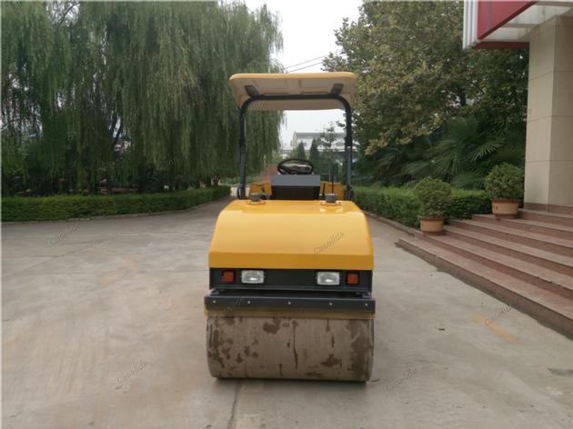  Self Weight 3 Ton Strong Climbing Vibratory Mini Road Roller smooth wheel road roller Self Weight 3