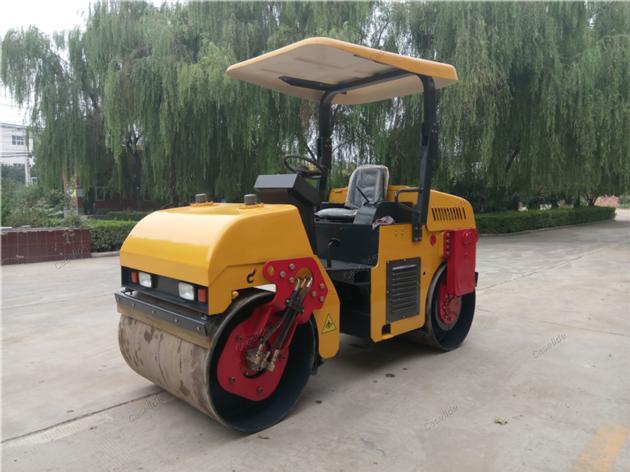  Ride-on vibratory roller compactor construction machine 2 ton road roller Ride-on vibratory roller 